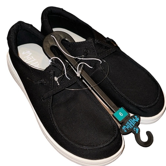 Mad Love sneakers slip on easy‎ comfortable black size 9 NEW multi available - Picture 1 of 4